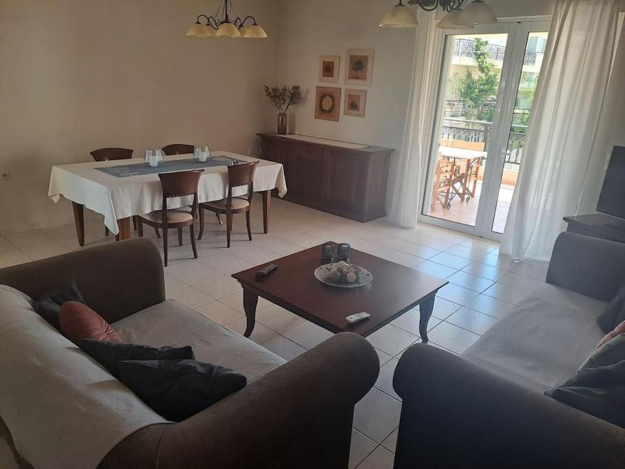 Apartment Filothei's Cozy Home. *